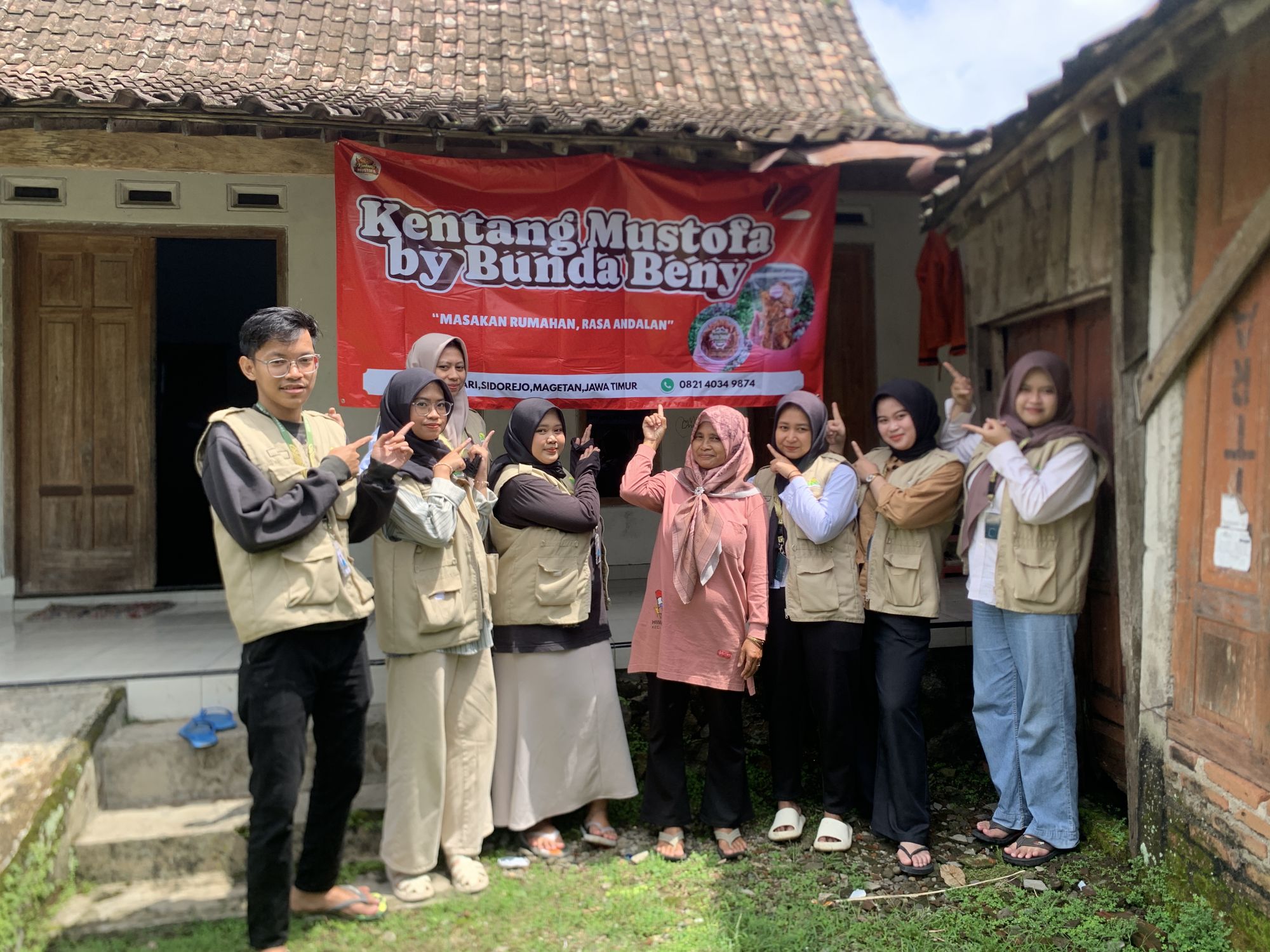 KOLABORASI KKN UNS DAN UMKM DESA CAMPURSARI DORONG DAYA SAING MELALUI BRANDING DAN DIGITALISASI USAHA
